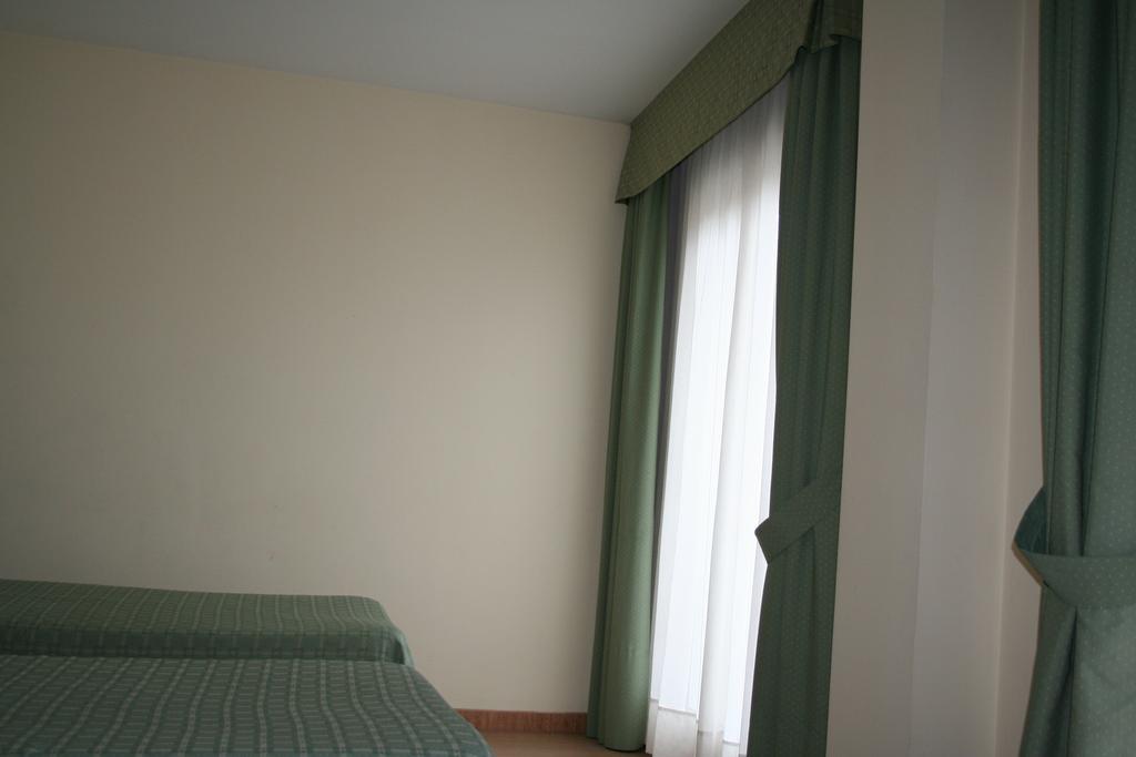 Hotel Austria 76 Puerto de Sagunto Exterior photo