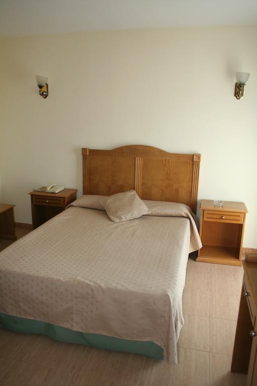 Hotel Austria 76 Puerto de Sagunto Room photo