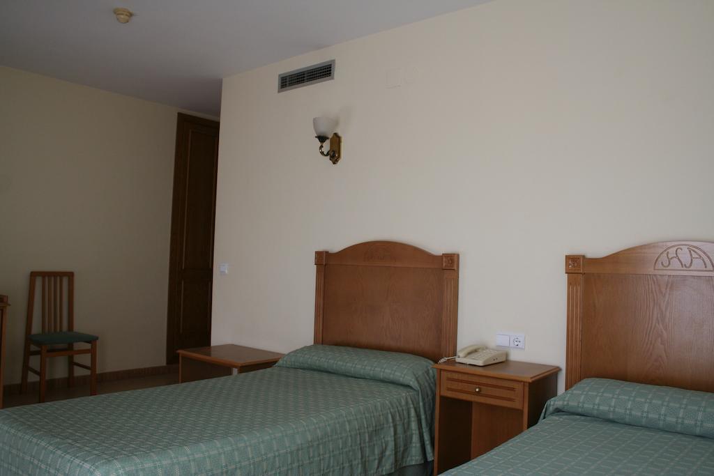 Hotel Austria 76 Puerto de Sagunto Room photo